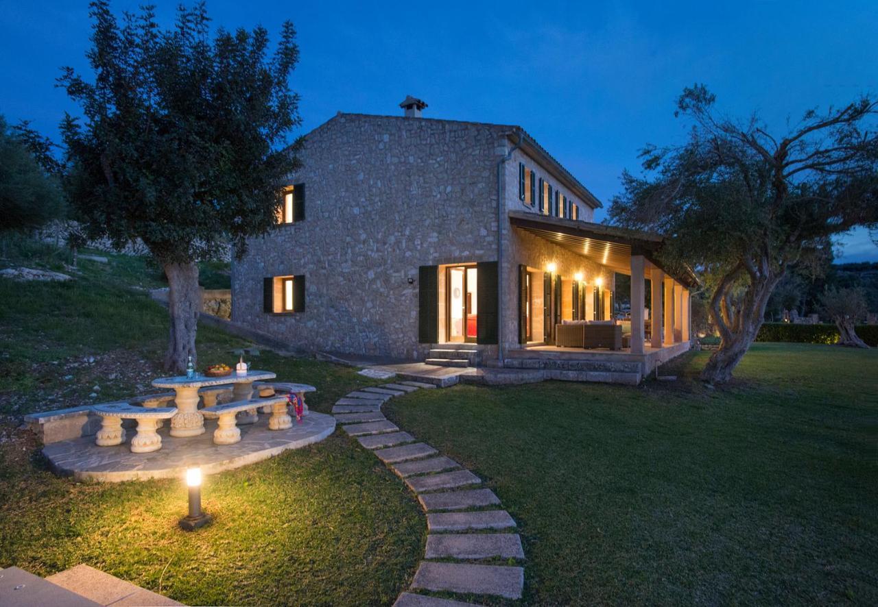 Villa Siquier - Luxury Retreat With Mountain Views Pollença